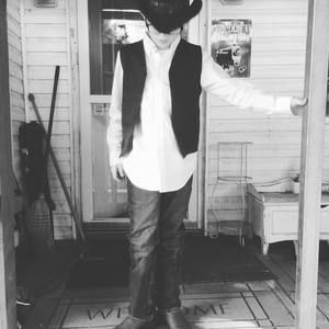 Meet your Posher, Logan